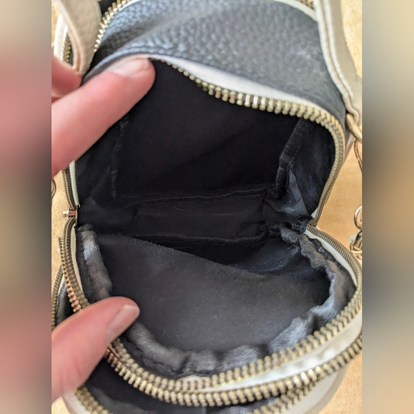 Black White Faux Pebbled Leather Bumblebee Gold Crossbody Handbag Small Purse - Picture 4 of 7